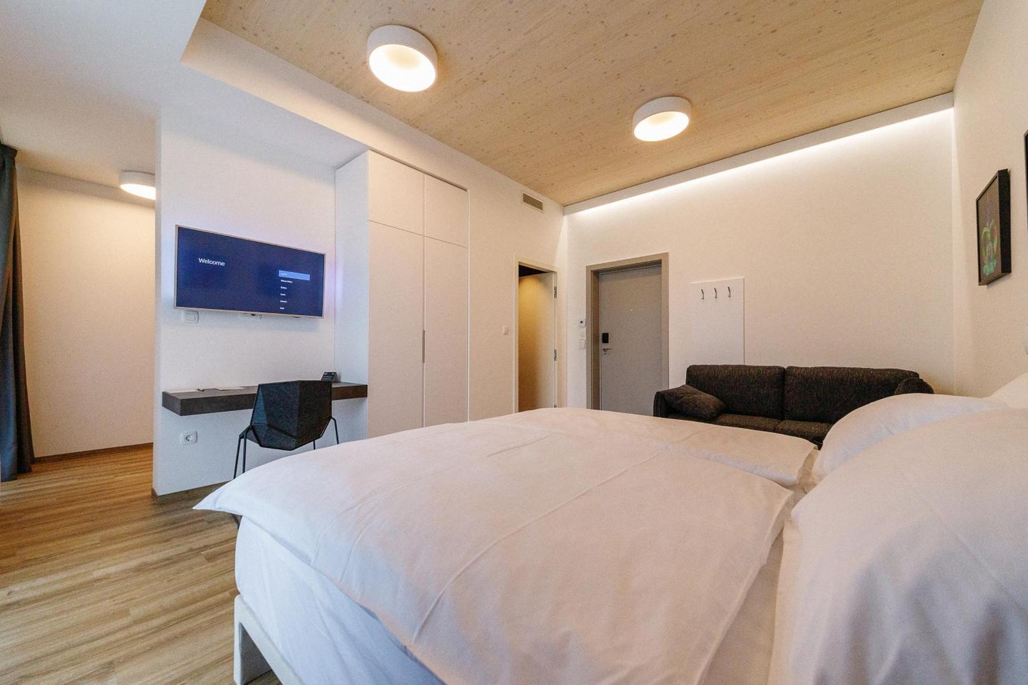 Wud Hotel Ljubljana Extérieur photo