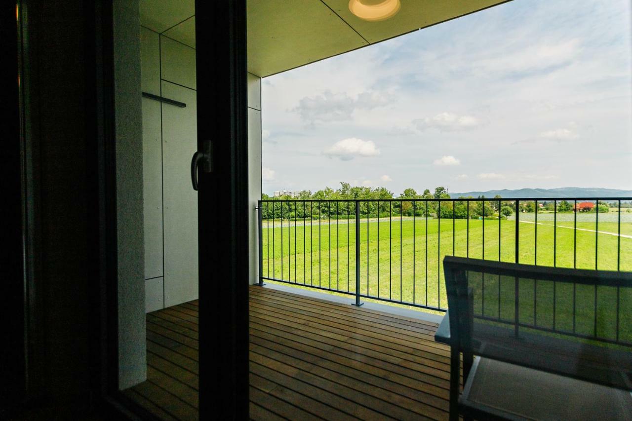 Wud Hotel Ljubljana Extérieur photo